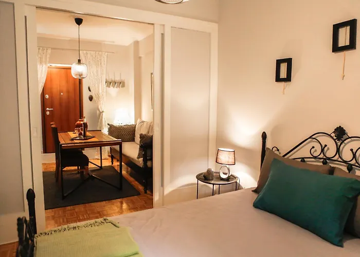 “Contessina Athens Suite #731”